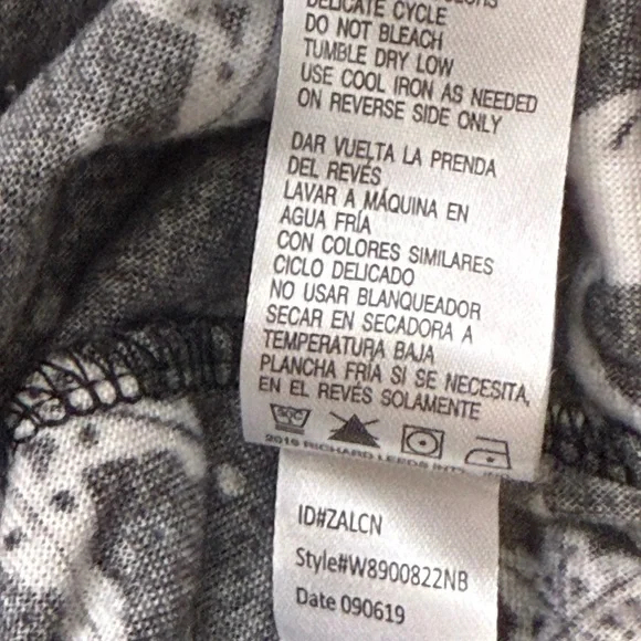 Disney Jack Skellington Night Before Christmas Sherpa Flannel Pajama Set Women S - Picture 13 of 13